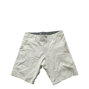 Vuori Light cream shorts